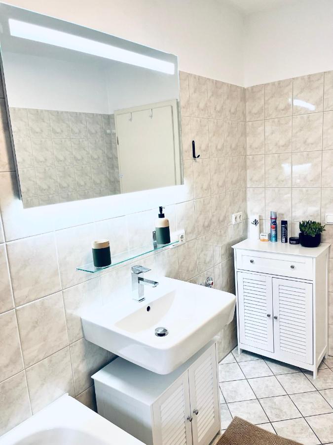 Modernes 3 Zimmer Apartment - Luise- Mit Wlan, Balkon Und Smart-Tv In City-Nahe! Ерфурт Екстер'єр фото